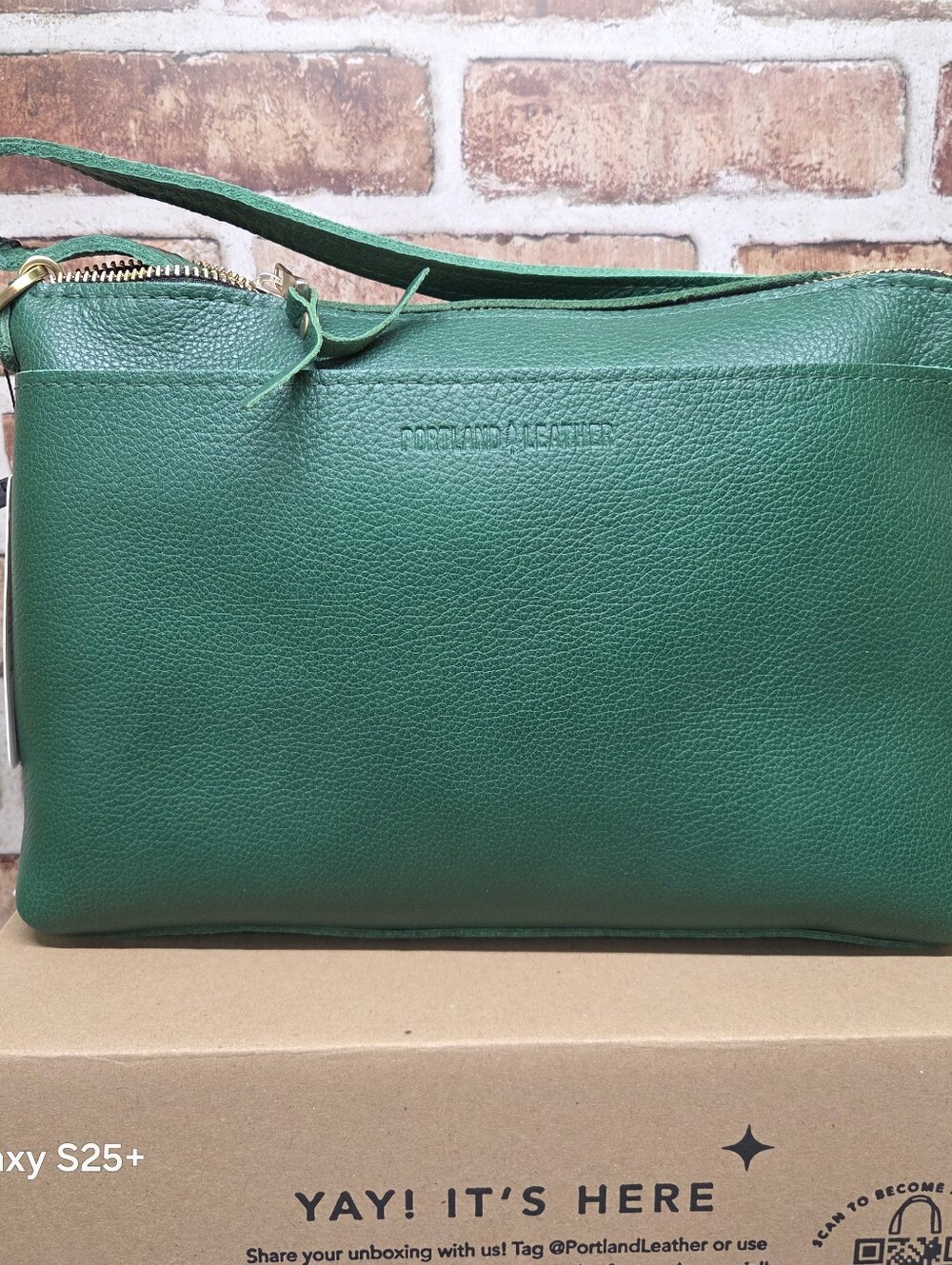 Portland Leather PLG Large Poppy Crossbody in Bacalar Green BNNU